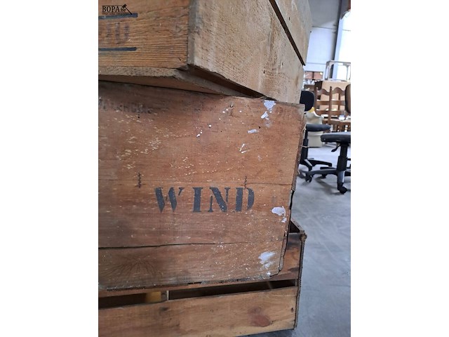 Lot 154 - vintage houten kratten - 3 stuks - afbeelding 3 van  3