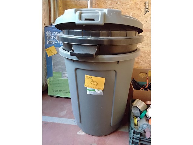 Lot 154 - vuilbakken hard pvc 75l met deksel - 2 stuks - afbeelding 1 van  1