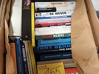 Lot 155 - boeken over politiek - afbeelding 1 van  4
