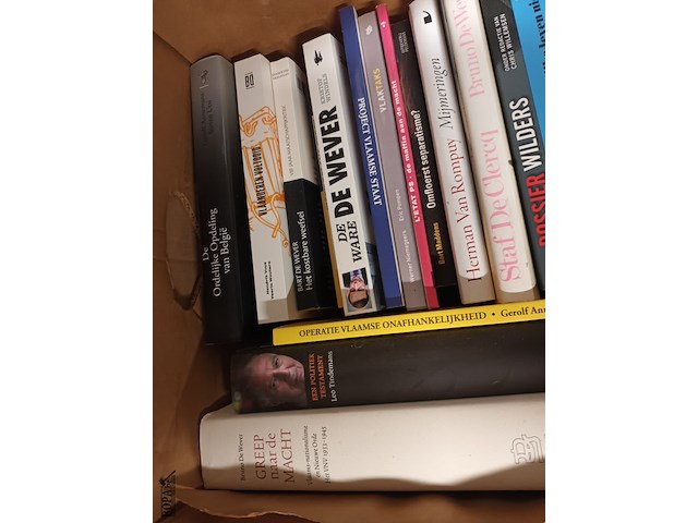 Lot 155 - boeken over politiek - afbeelding 2 van  4