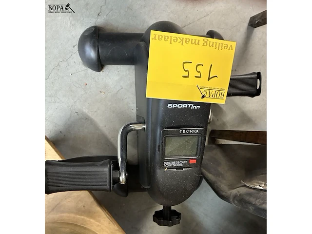 Lot 155 - compacte mini-hometrainer - afbeelding 1 van  2