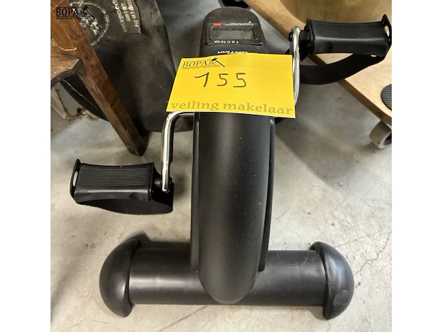 Lot 155 - compacte mini-hometrainer - afbeelding 2 van  2