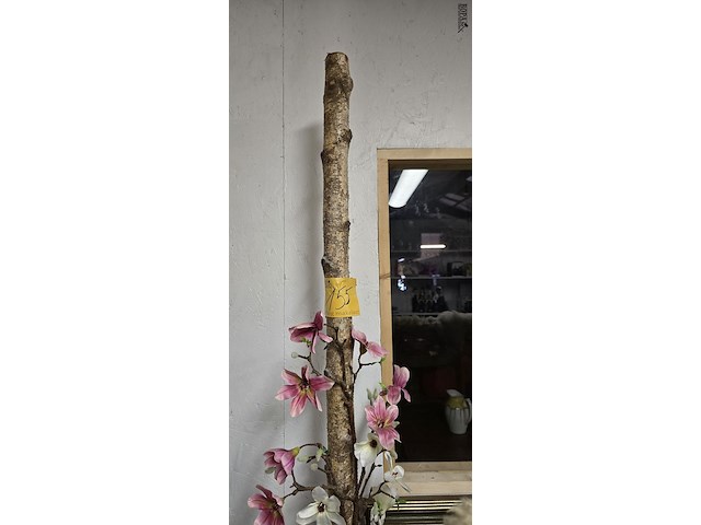 Lot 155 - decoratieve boomstam op voet - afbeelding 4 van  4