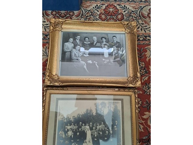 Lot 155 - duo oude kaders met familiefoto's en minikader - goudkleurig - afbeelding 3 van  3