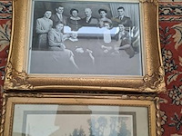 Lot 155 - duo oude kaders met familiefoto's en minikader - goudkleurig - afbeelding 3 van  3