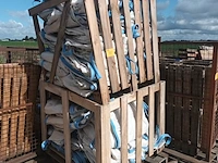 Lot 155 - houten kisten en bigbags - afbeelding 2 van  3