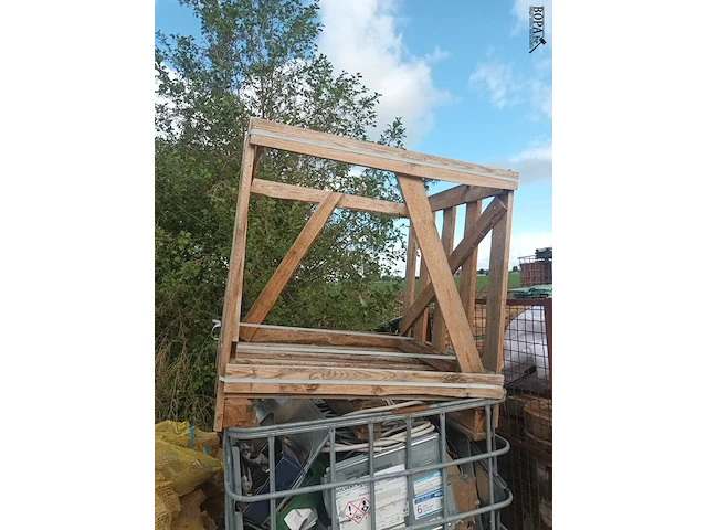 Lot 155 - houten kisten en bigbags - afbeelding 3 van  3