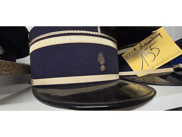 Lot 155 - luxemburg 3 kepies - afbeelding 2 van  4