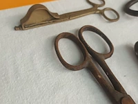 Lot 155 - oude instrumenten. 8 stuks - afbeelding 6 van  7