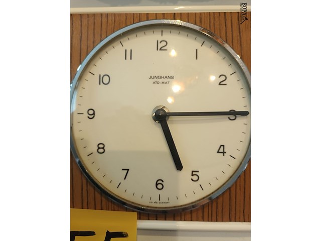 Lot 155 - retro klok junghans - afbeelding 2 van  4