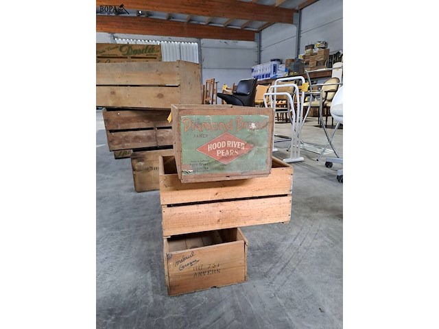 Lot 155 - vintage houten kratten - 3 stuks - afbeelding 2 van  2