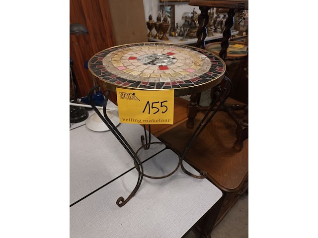 Lot 155 - vintage planten staander - afbeelding 1 van  3