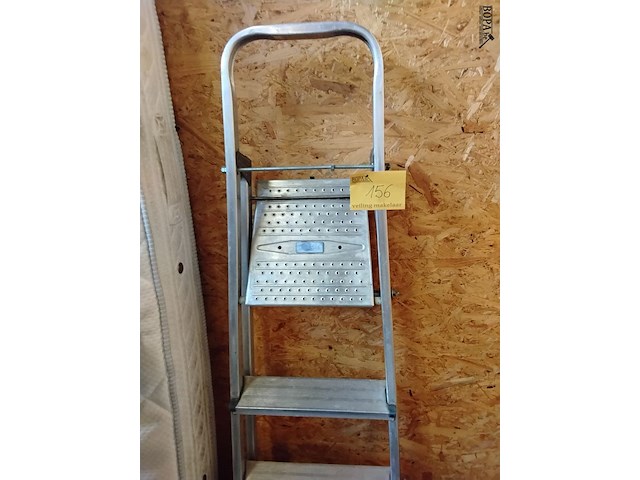 Lot 156 - aluminium ladder h 1m20 - afbeelding 1 van  3