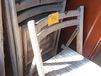 Lot 156 - houten klapstoelen met legernummer. 4 stuks - afbeelding 3 van  4