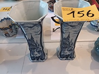 Lot 156 - koppel vazen - afbeelding 1 van  4