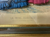 Lot 156 - modegravure in kader - afbeelding 2 van  2