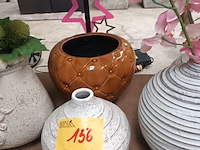 Lot 156 - stenen bloempotten - 5 stuks - afbeelding 3 van  5