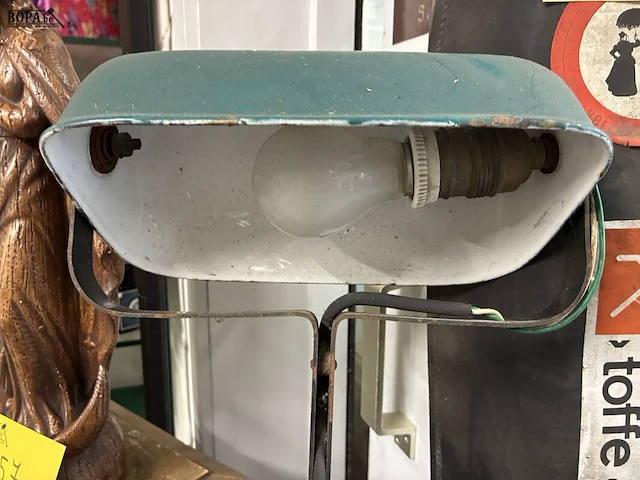 Lot 156 - vintage bankierslamp - afbeelding 3 van  3
