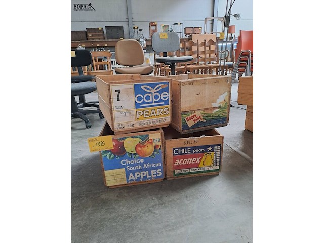 Lot 156 - vintage houten fruitkratten - 4 stuks - afbeelding 1 van  2