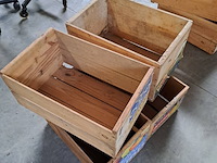 Lot 156 - vintage houten fruitkratten - 4 stuks - afbeelding 2 van  2