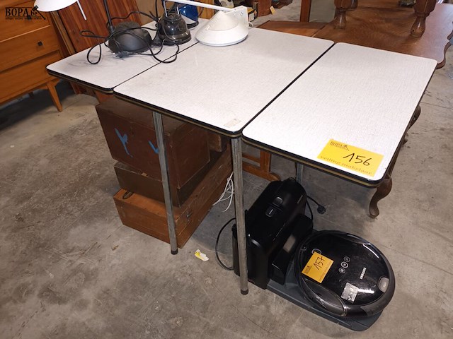 Lot 156 - vintage keukentafel - afbeelding 1 van  4