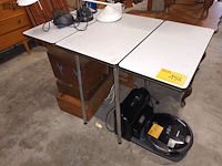 Lot 156 - vintage keukentafel