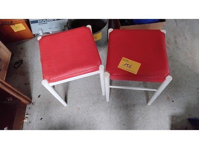 Lot 156 - vintage krukken 2 stuks - afbeelding 1 van  1