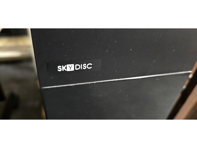 Lot 157 - cd houders 2 stuks - afbeelding 2 van  6