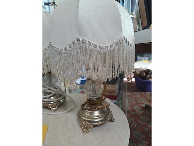 Lot 157 - duo vintage nachtlampjes met beige lampenkap en beige pot me - afbeelding 2 van  3