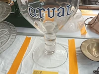 Lot 157 - groot glas van orval