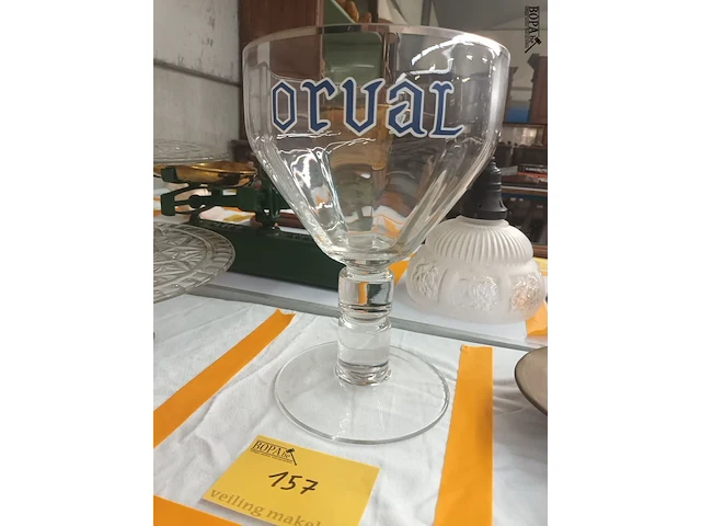 Lot 157 - groot glas van orval - afbeelding 2 van  4