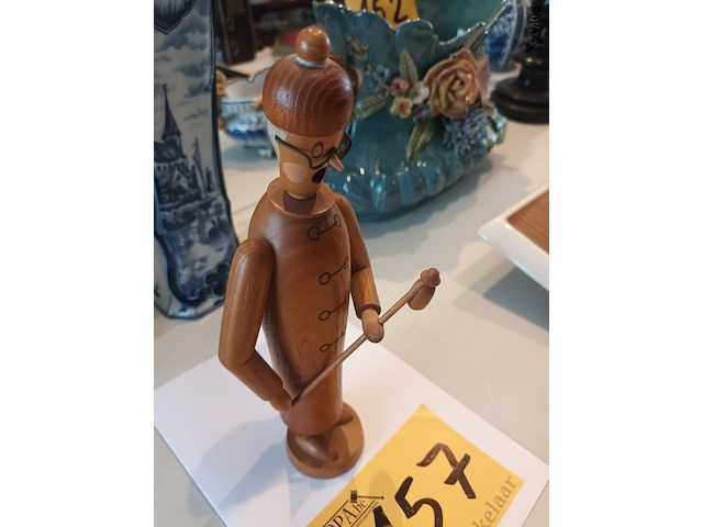 Lot 157 - houten mannetje - afbeelding 3 van  3