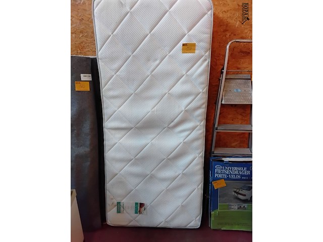 Lot 157 - matras 1 pers 90*200 - afbeelding 1 van  2