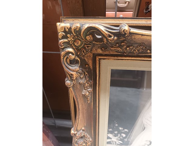 Lot 157 - trouwfoto in kader - afbeelding 2 van  4