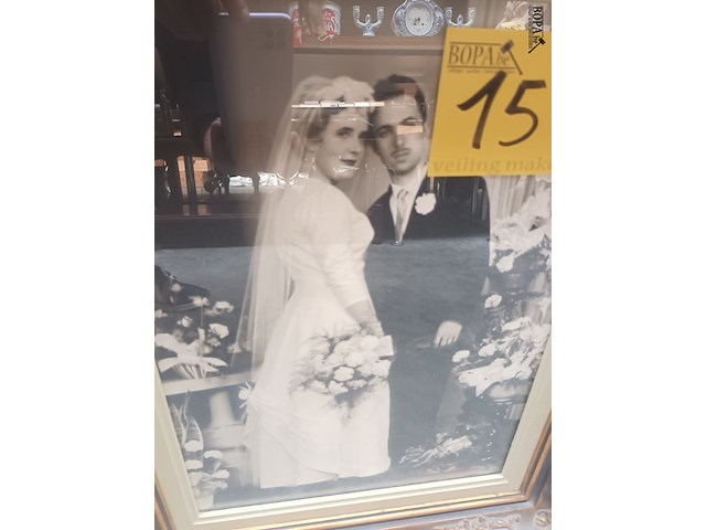 Lot 157 - trouwfoto in kader - afbeelding 3 van  4