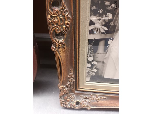 Lot 157 - trouwfoto in kader - afbeelding 4 van  4