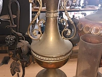 Lot 157 - vazen en lamp. 3 stuks - afbeelding 4 van  5