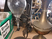 Lot 157 - vazen en lamp. 3 stuks - afbeelding 5 van  5
