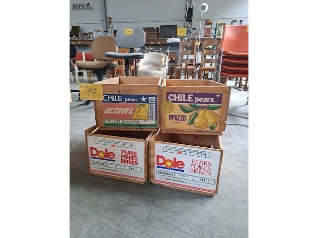 Lot 157 - vintage houten fruitkratten - 4 stuks - afbeelding 1 van  2