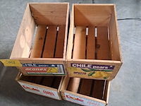 Lot 157 - vintage houten fruitkratten - 4 stuks - afbeelding 2 van  2
