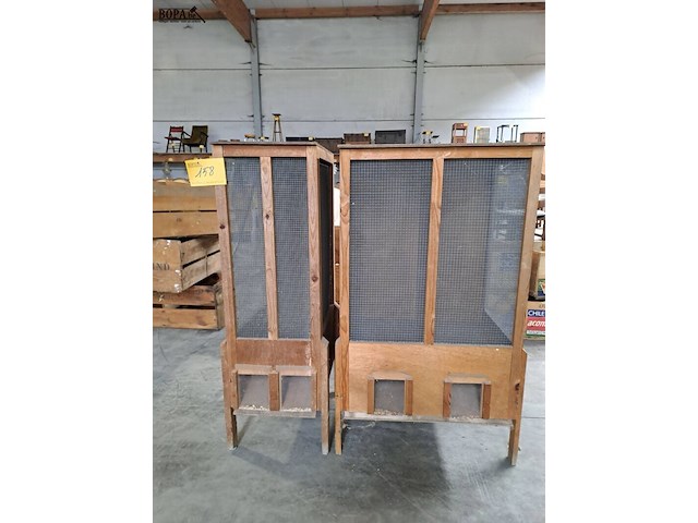 Lot 158 - bewaarbakken voor granen - 2 stuks - afbeelding 1 van  4