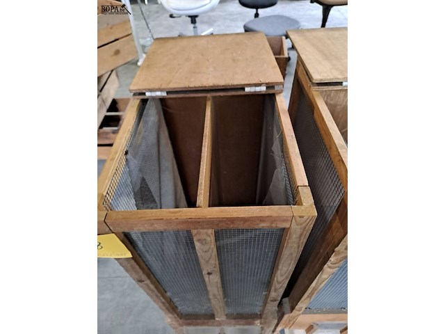 Lot 158 - bewaarbakken voor granen - 2 stuks - afbeelding 2 van  4