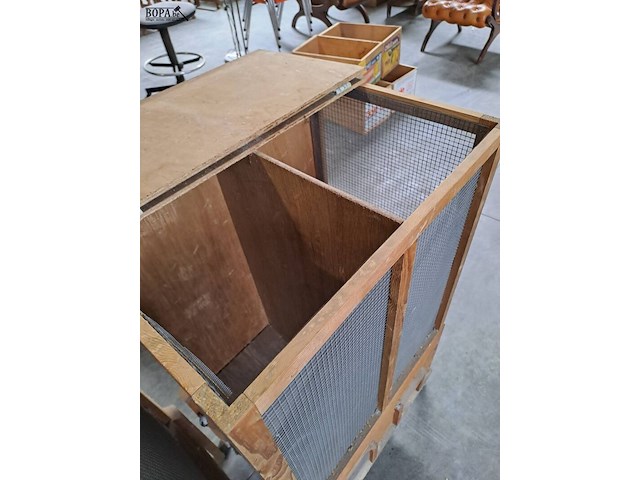 Lot 158 - bewaarbakken voor granen - 2 stuks - afbeelding 3 van  4