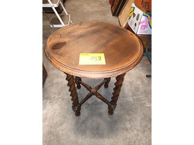 Lot 158 - bijzettafel - afbeelding 1 van  4