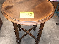 Lot 158 - bijzettafel