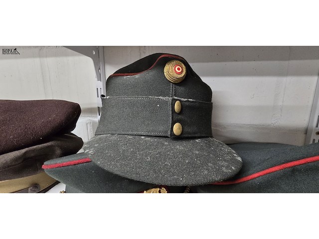 Lot 158 - oostenrijk 3 kepies - afbeelding 4 van  4