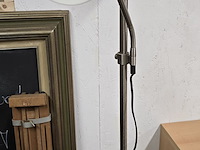 Lot 158 - staanlamp met leeslamp chrome - afbeelding 2 van  3