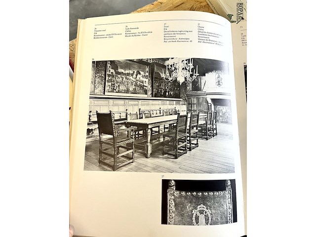 Lot 158 - zeven eeuwen meubelkunst bijlage 142 onuitgegevn fotos - afbeelding 3 van  3
