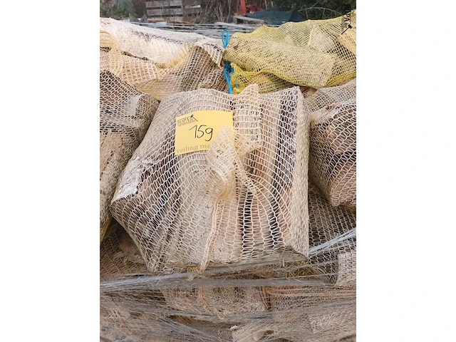 Lot 159 - brandhout berk. 1 pallet - afbeelding 3 van  3