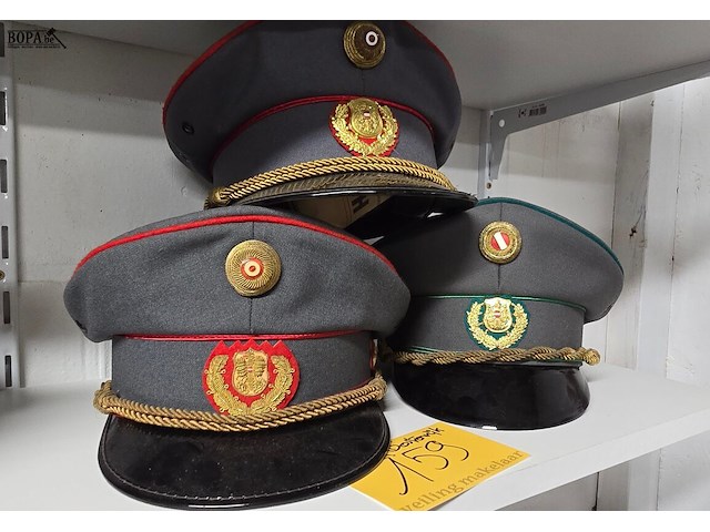 Lot 159 - oostenrijk 3 kepies - afbeelding 1 van  4